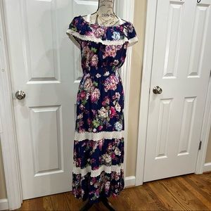 Floral ruffle maxi dress
